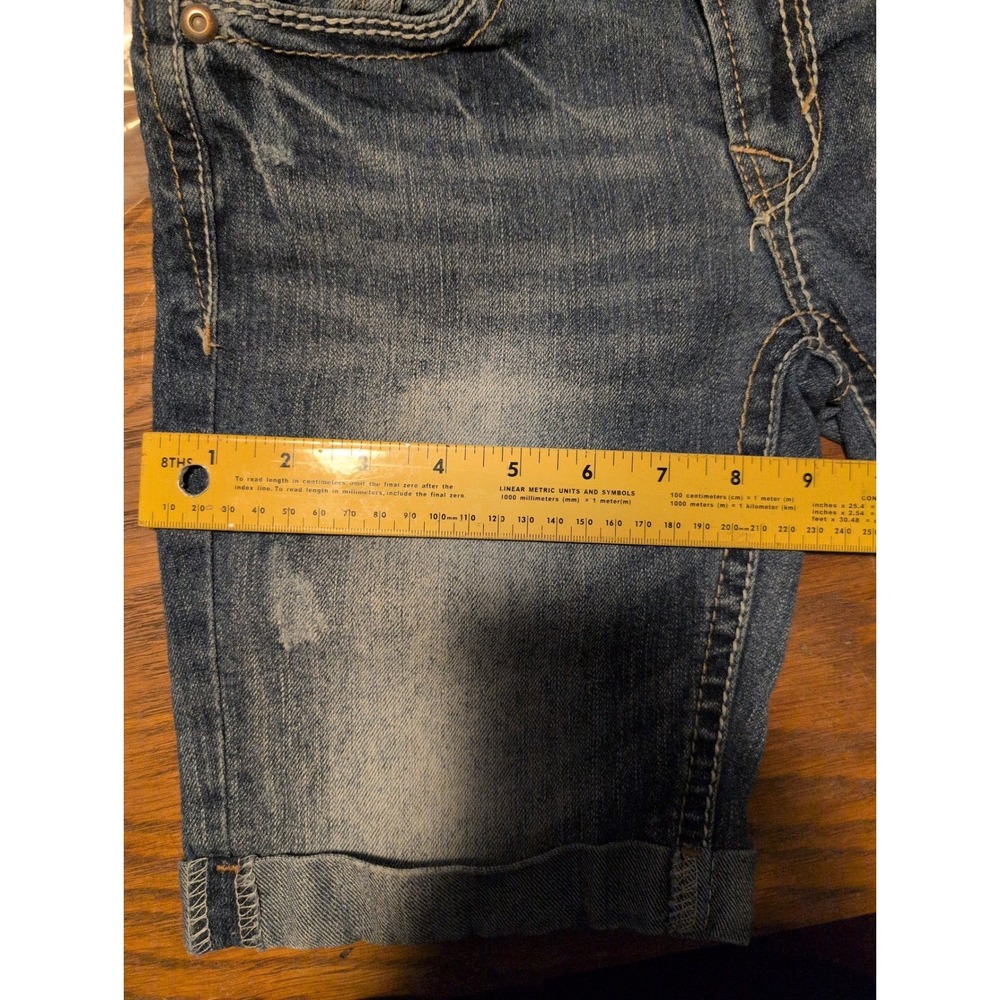 No Boundaries Medium fade Bermuda jean Shorts Sz 1 cuffed light distress stretch - Picture 7 of 8